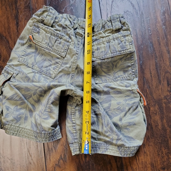Hannah Anderson Olive Green Leaf and floral Cargo Shorts sz 110 (sz 5) - Picture 3 of 7